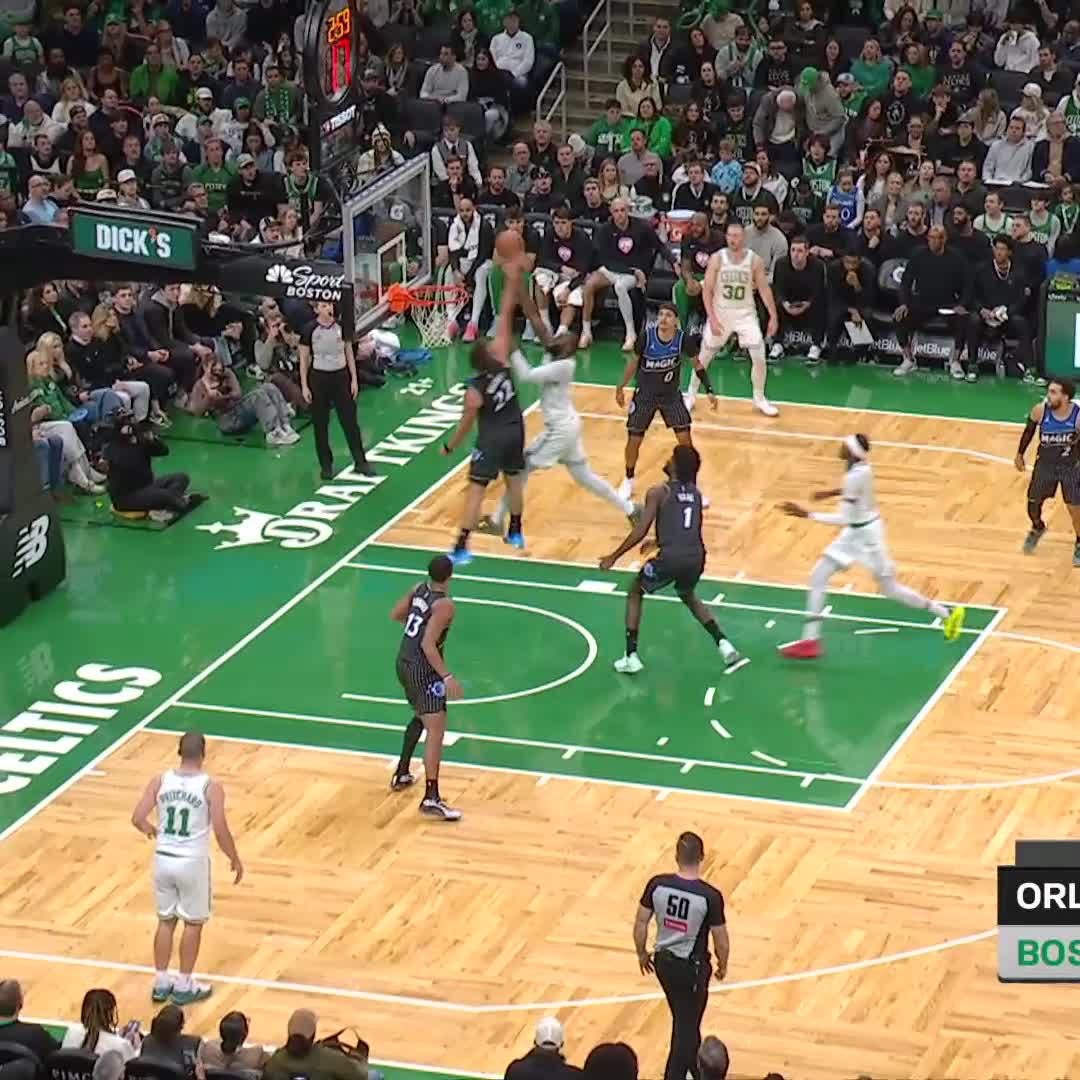 Chris with the steal 😮‍💨
JB with the bucket 🪣 