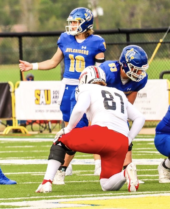 IN THE PORTAL
☢️6’3 250 DL/LB ☢️ 
3 YEARS OF ELIGIBILITY
Open to walk ons
11 offers
2 division 1 offers and counting