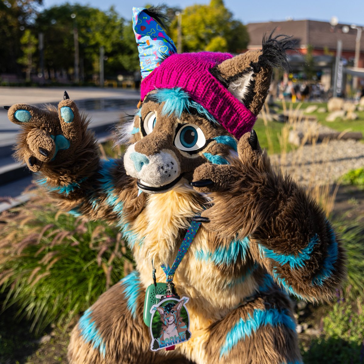 Anyone interested in adopting this tiny, silly gremlin?
Smal in size, huge in trouble.

Constant chaos expert but a heart of gold buried deep inside, he likes to see the world.

If you got strong nerves, humor and a well secured house: DM to apply! 🤪😼

#fursuit #FursuitEveryday
