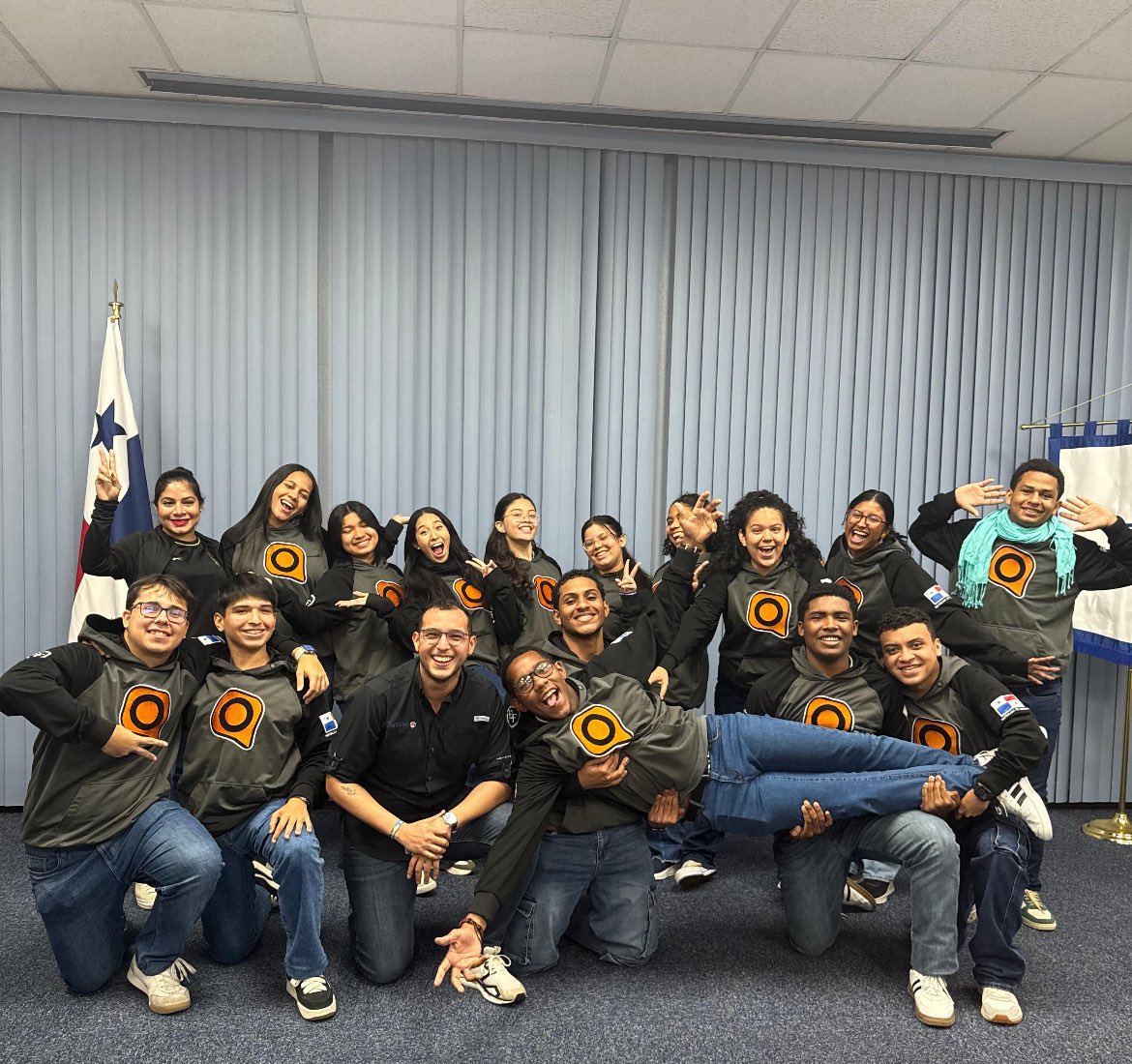 molakarla's tweet image. Desde @Sumarse deseamos muchos éxitos a los finalistas de @oratoriapanama en la edición #20 de este concurso.

Muy contentos de ser un año más parte de la Academia Oratoria compartiendo nuestro conocimiento con la juventud panameña.

#oratoriapanama