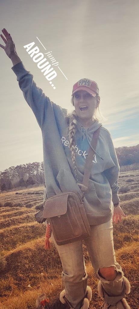 DogDays77's tweet photo. Road trips never disappoint 🥰! #RoadTrip #TT3 #Hiking #PureMichigan #JumpAround #Joy #WestMichigan #GoHiking #FallWeather https://t.co/05f2rCbAhM