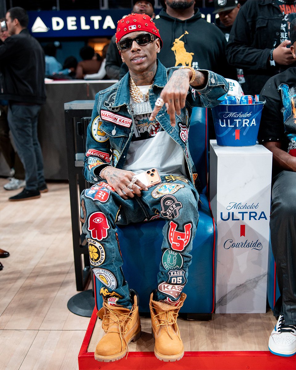 In this world you either Crank That Soulja Boy or it cranks you

#ULTRACourtside | @MichelobULTRA 