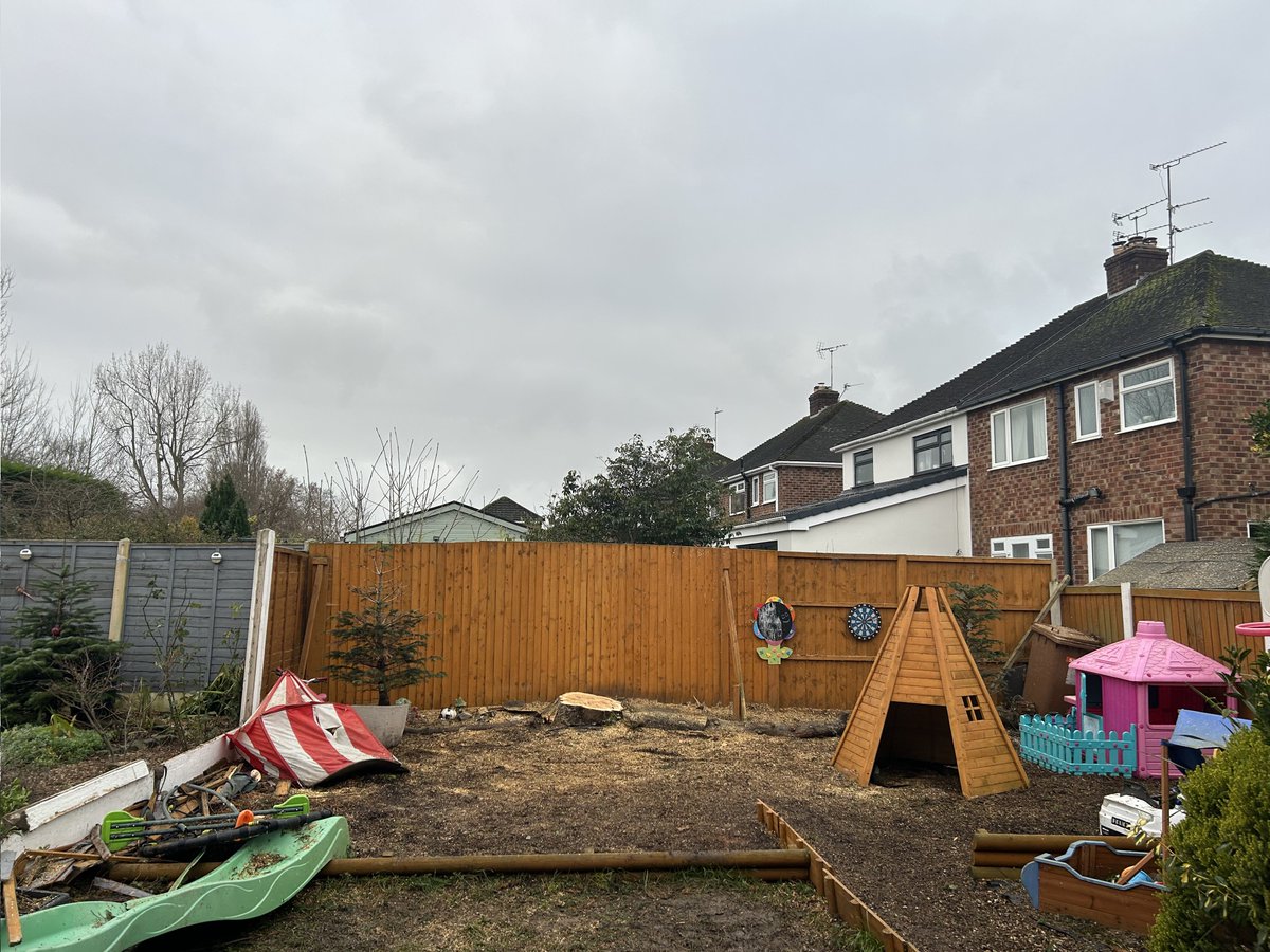 LumbersNW's tweet photo. 🚨⚠️ Emergency Tree Work – Wirral, Liverpool &amp; Chester ⚠️🚨

When storms hit or high winds cause damage, Lumbers is here to help. We offer a 24/7 emergency call-out service for wind-blown, storm-damaged or dangerous trees across Wirral, Liverpool and Chester.

#chester
#wirral https://t.co/tcj5DuDKHM