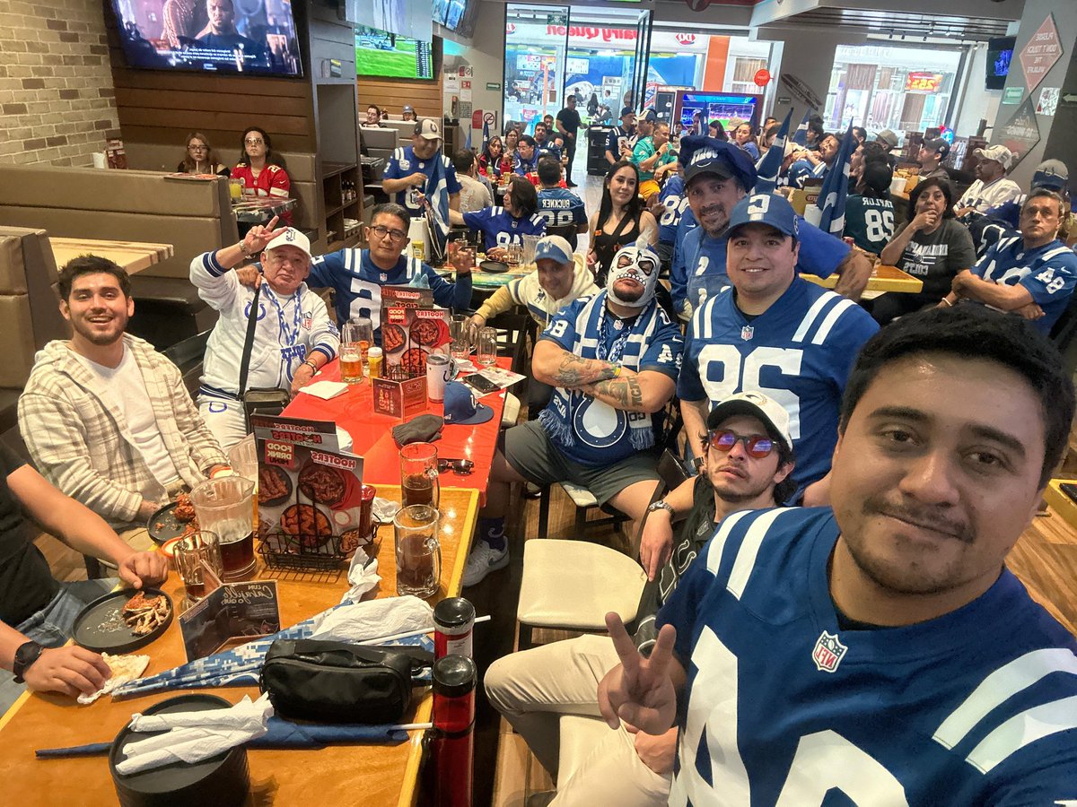 ColtsFansMexico's tweet image. Nunca dejaremos de apoyar a nuestros Colts. 
@Colts @ColtsLife #ForTheShoe #foximpactonfl