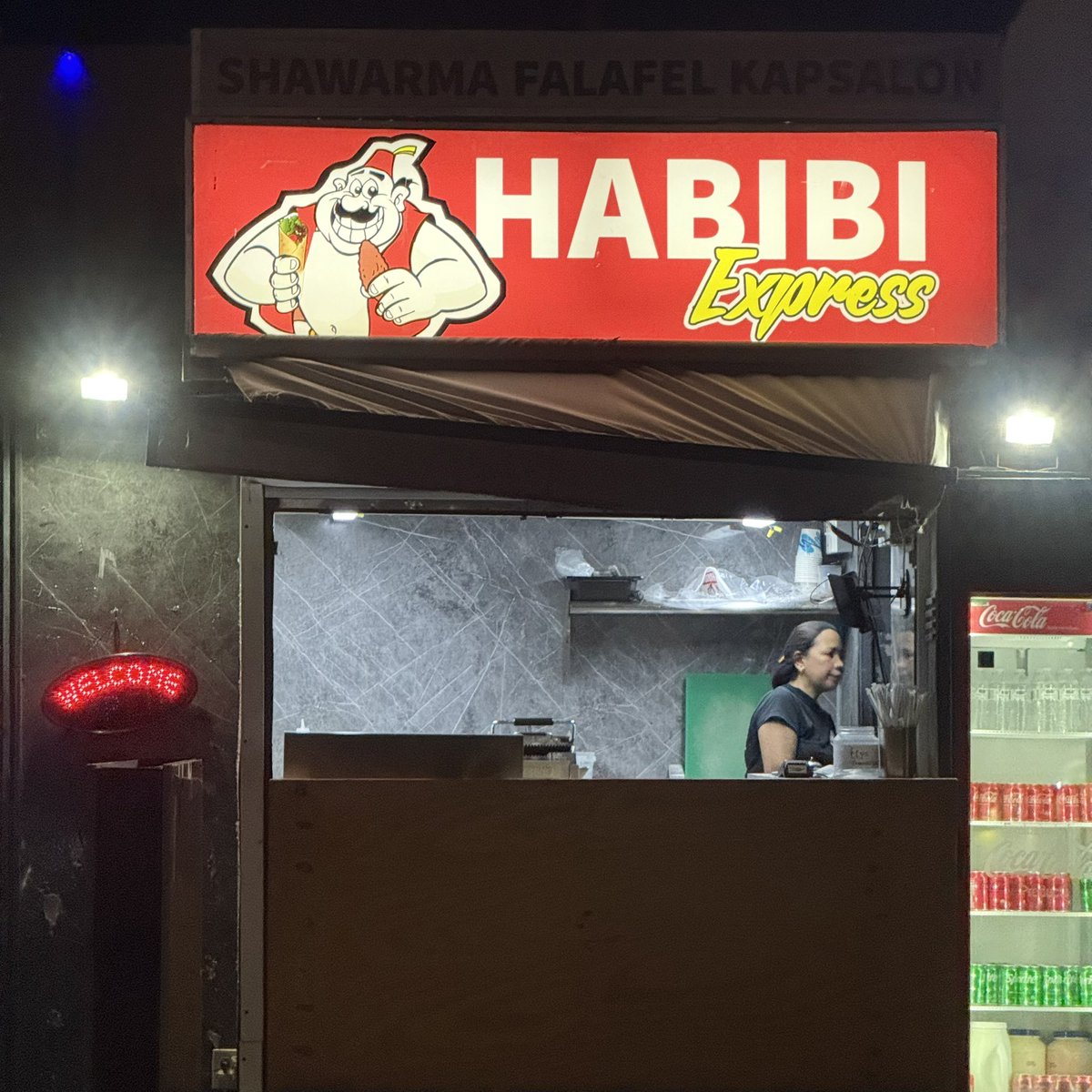 Sanza's tweet image. Habibi, come to Dubai 👏