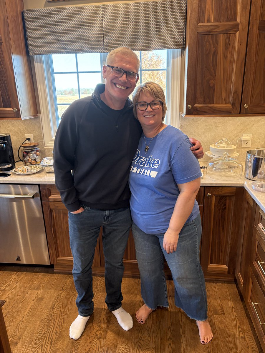 Thank you to Jason and Tiffany Olejniczak for hosting our team Thanksgiving! Go Dogs 💙🐶