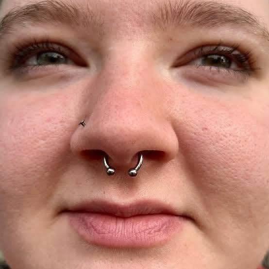 4thOfJuly365's tweet image. What is the first thing that you think of when you see this piercing?