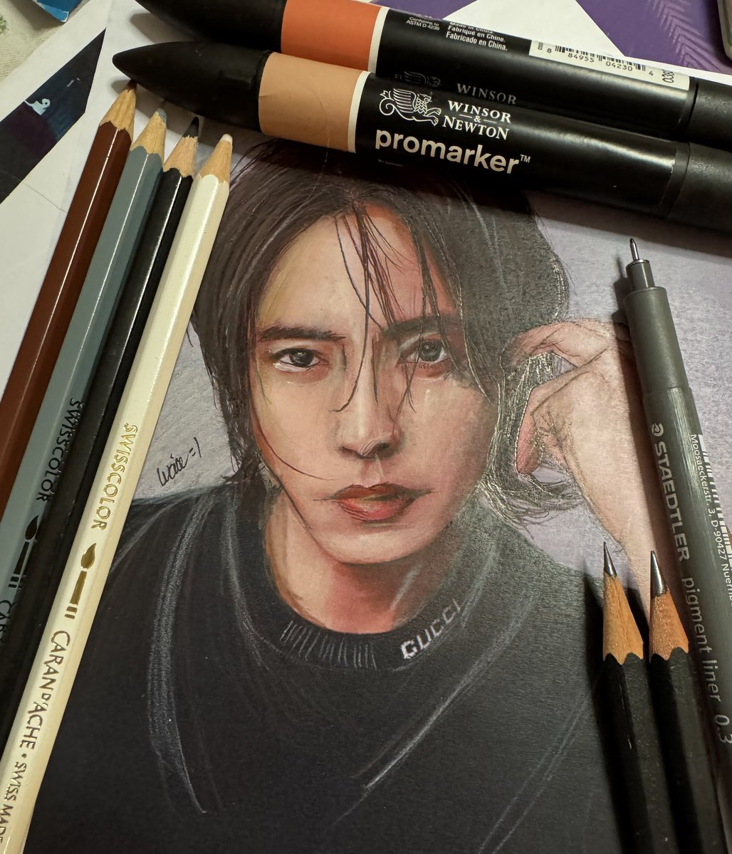 今も智久くんを描いています✍️
私にインスピレーションを与えてくれる人を描くことが大好きです。✨🥰
この一枚は、ミラノの美術大学でのアートプロジェクトの一環です。👩🏻‍🎨
#山下智久 #山P #色鉛筆画　#art