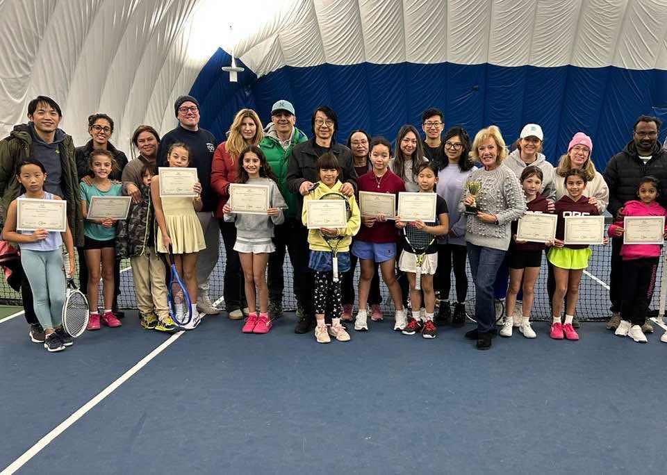 Always a pleasure to visit the Ninth Line indoor tennis dome to celebrate all the young talent we have in Mississauga! Today I presented certificates on behalf of Mayor Parrish. Congratulations to everyone!