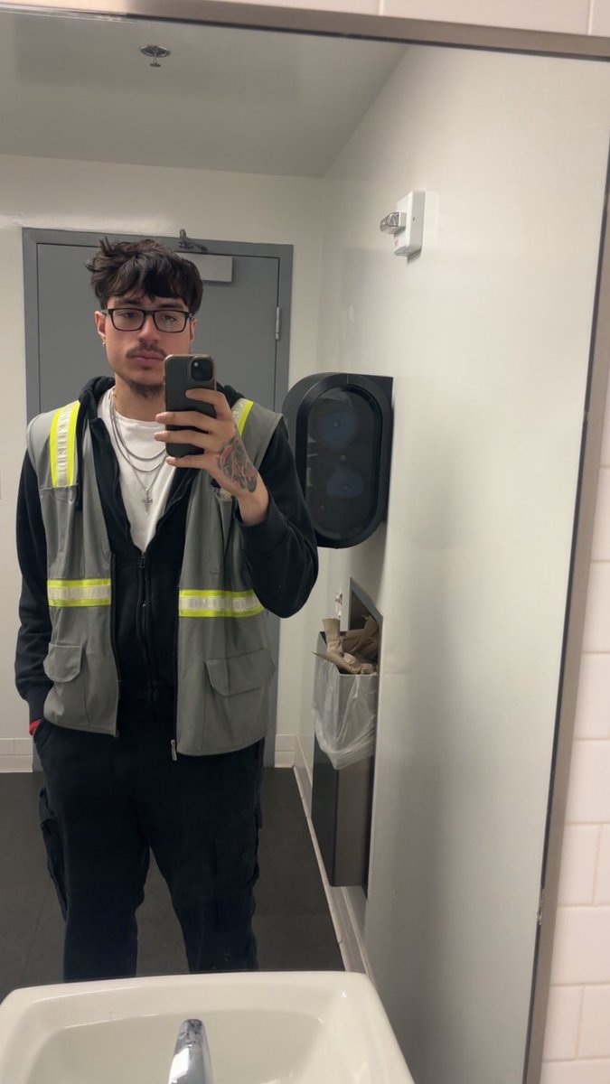 ikaikainluv's tweet image. all my pics just come from work now cause that’s the only place i go