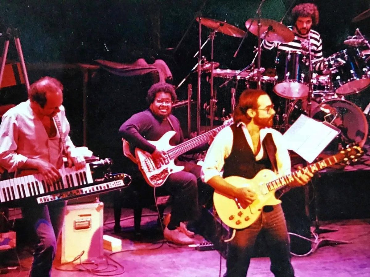 LibrarySheet's tweet image. The awesome lineup from the tour recorded for Al&apos;s Tour de Force Live album - Jan Hammer, the late, great Anthony Jackson, Steve Gadd and Al DiMeola. 

youtu.be/-sApWoy4Xjg?si…

#smlpdf  #sheetmusic #Noten #partituras #spartiti 乐谱 樂譜
sheetmusiclibrary.website