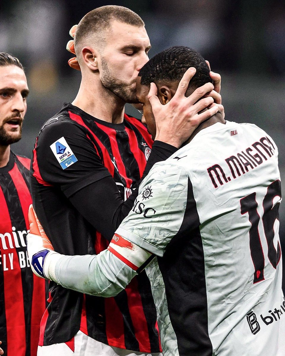 PavlovicS_31's tweet image. Grande vittoria! Forza Milan! ❤️🖤

Grazie, Mike! 😉