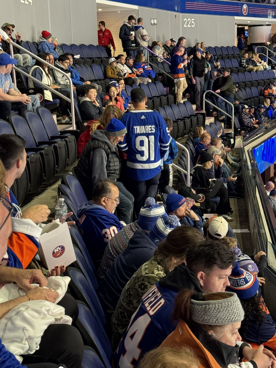 shamrockmarc's tweet image. What a moron!  Wearing that shit at @UBSArena when the #MapleLeafs aren’t even playing.  Smfh  #dickhead #snake #pajamaboy #johntavares #leafssuck