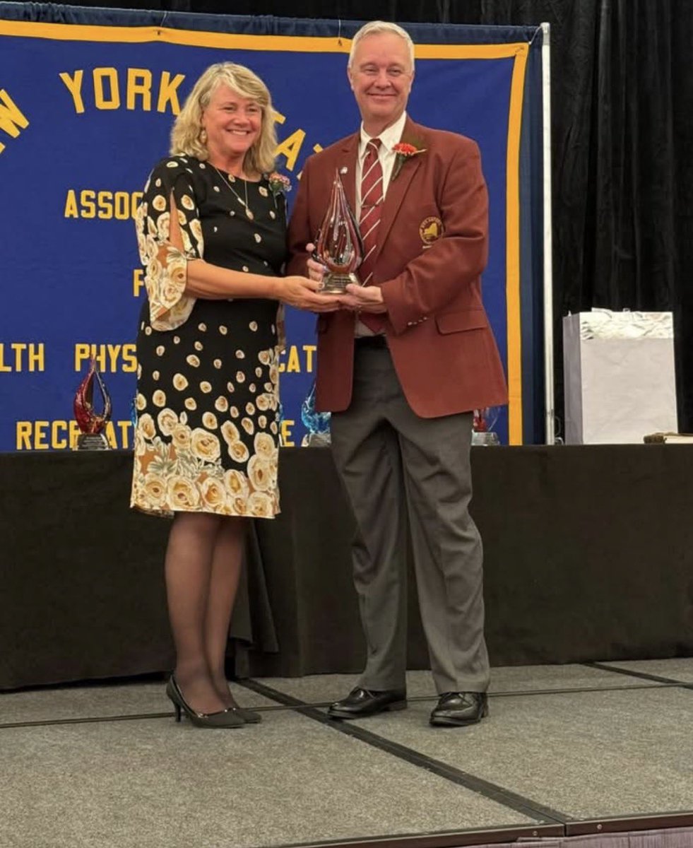 Clar7x7Flag's tweet image. Congratulations Mr. Lehmbeck! NYS Athletic Director of the Year! Thank you for all you do for @ClarAthletics @CHS_Devils @ClarenceCsd @MatthewFrahm