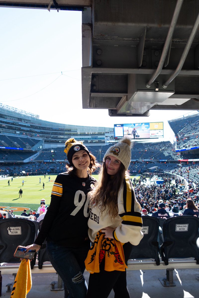 ClaireSpinner's tweet image. watched some football today #HereWeGo