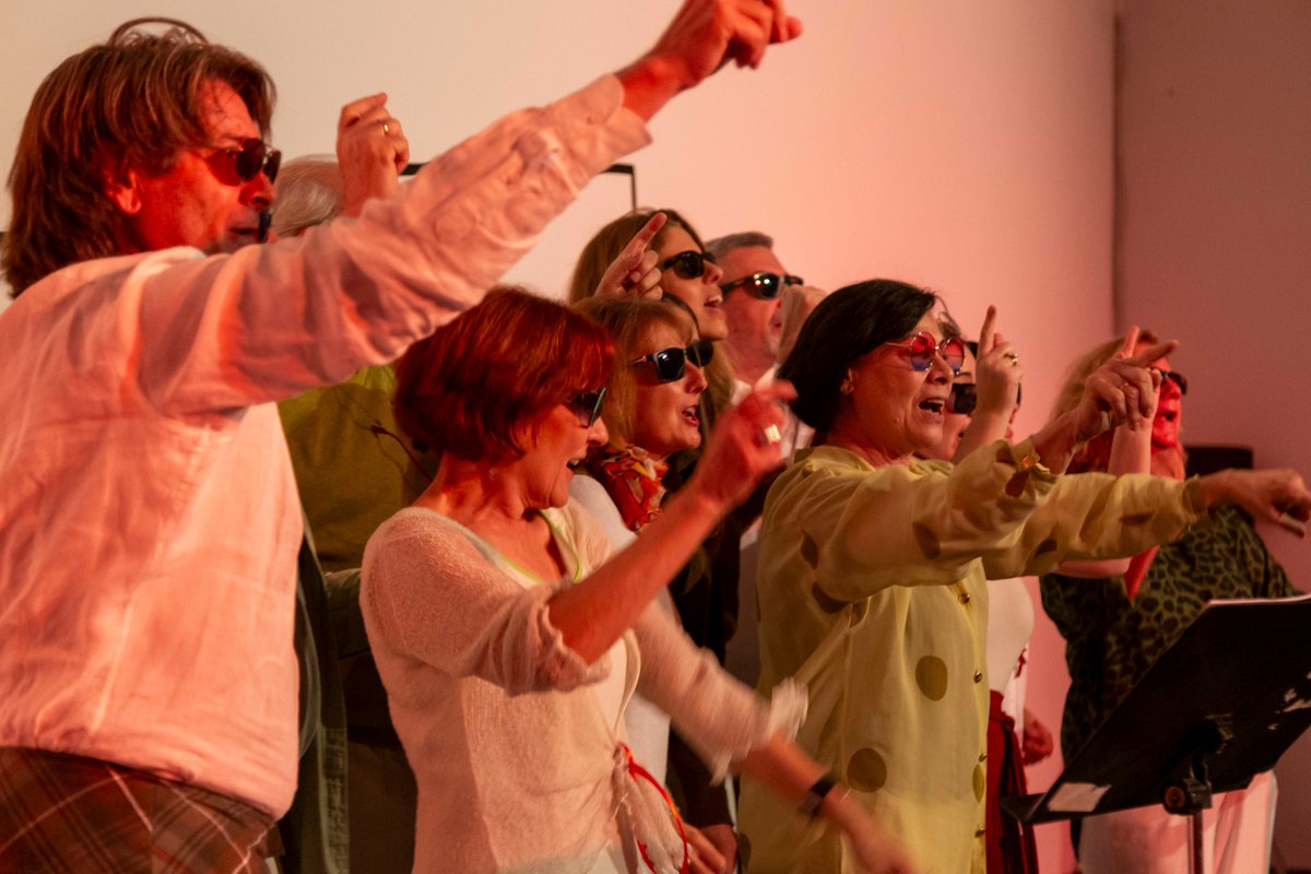 CrossBorderProj's tweet image. Así fue la lectura dramatizada del laboratorio de Teatro Documental #RelatosDeCiudad 🏙️🩵

Gracias, @soybernabe (un ripense de pro), por sumar tu historia al collage teatral y elevar la lectura con tu presencia.

Gracias, @AytoRivas , por contar con el Cross para este proyecto.