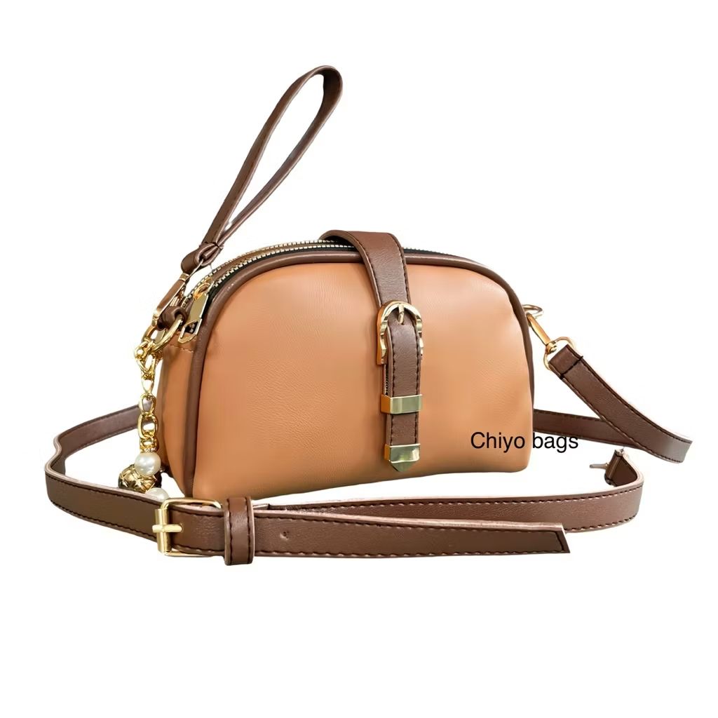 Almeyra Tas selempang wanita simple Elegan / tas fashion wanita kekinian By Chiyo bags dengan harga Rp39.999. Dapatkan di Shopee sekarang! s.shopee.co.id/4LBmzrLaew?sha…