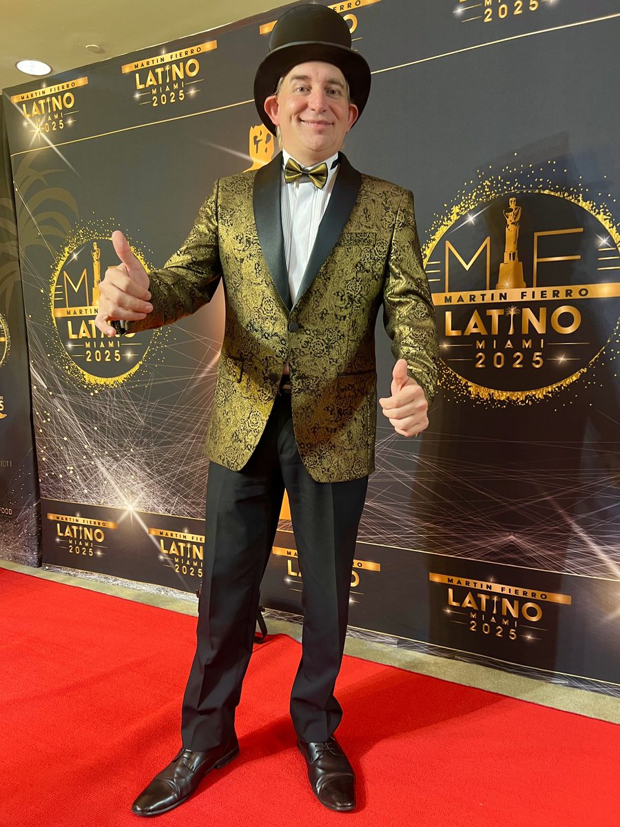 MAGOSINDIENTES's tweet image. Ya en la #RedCarpet de los #Premios Martín Fierro Latinos en #Miami !!!