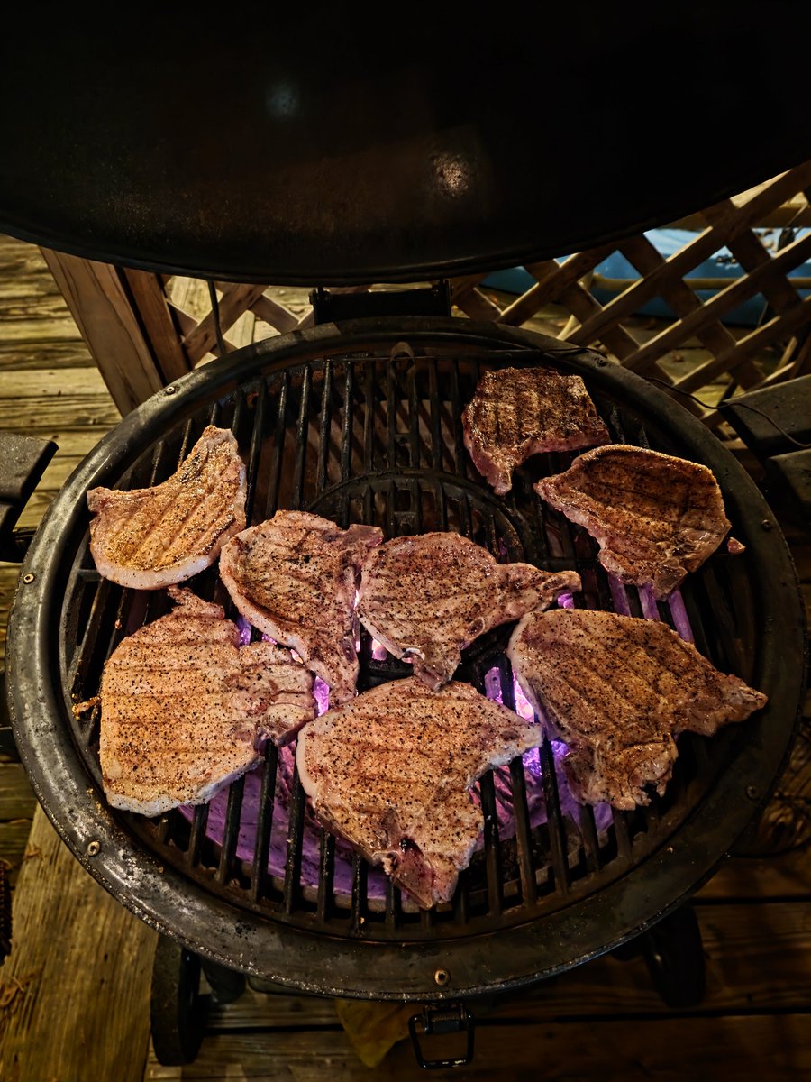 201McCoy's tweet image. Something about that @wrightsbarbecue Original that freaking makes #porkchops slap! 🔥🔥🔥