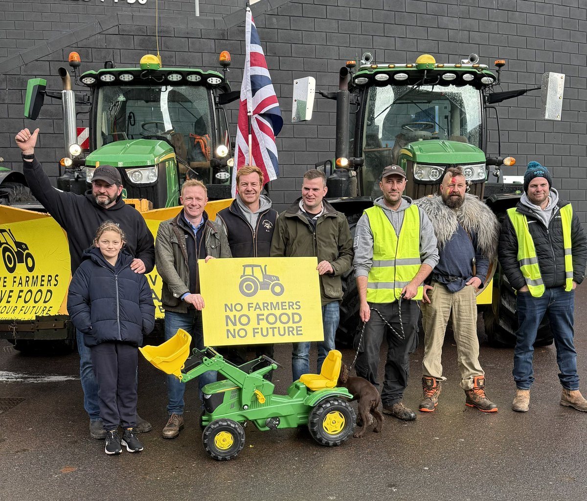 _RobbieMoore's tweet image. With just days to go before the budget, I joined our farmers from across the North East in Newcastle to rally against this Labour government’s vindictive assault on our countryside.

Together against this government we stand united.

The family farm &amp;amp; business tax MUST be axed.