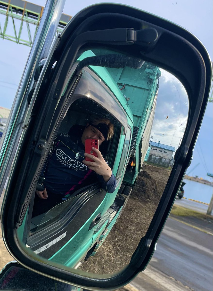 祝日に仕事でも頑張りますか〜
エペしてーな