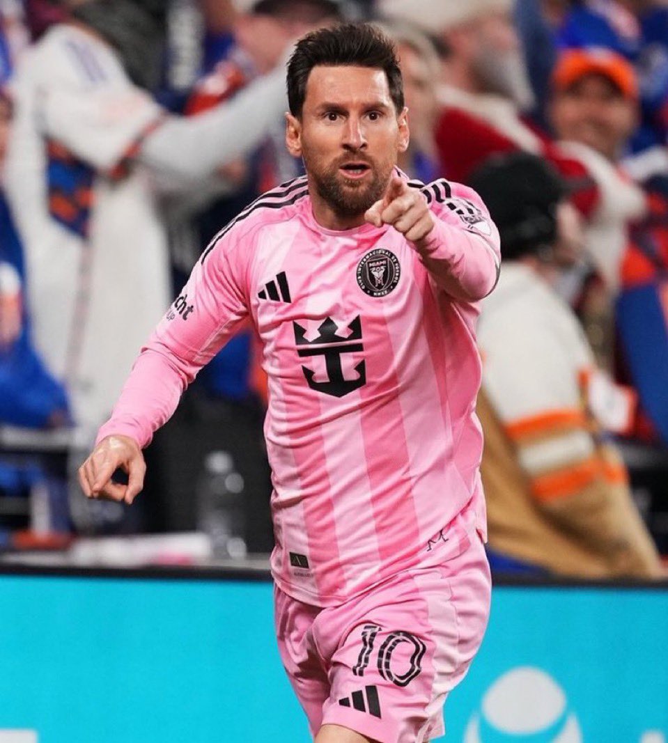 Hace poco en <a href="/elenganche/">El Enganche</a> YouTube analizamos cómo iba a llegar #Messi al #Mundial con 🇦🇷 y su enorme temporadón para, ahora sí, llevar al Título #MLS 🇺🇸 a su #InterMiami 🦩

Hoy, 1G⚽️ + 3 Asistencias para meterse en SemiFinal 👇

youtube.com/watch?v=Dpub_l…