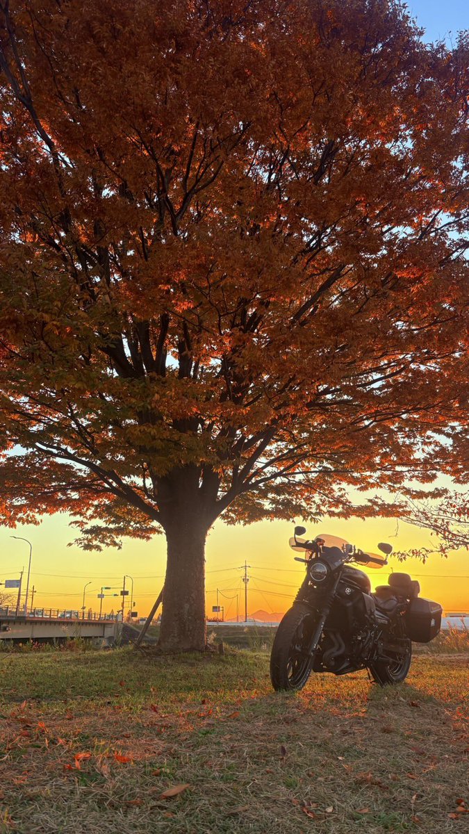 Libra_ELIMI's tweet image. CBTR2025最終日
いゃ〜めちゃくちゃ混んでました。
名神集中工事、彦根周辺地域イベント
メタセコイヤ周辺大渋滞、
交通規制🥺🥺🥺他にも色々あったけど
最後の最後に全て帳消しになりました。
上手く撮れず
息子に任せました。
最高の1日でした
＃エリミネーター
＃CBTR2025
＃琵琶湖
＃メタセコイヤ