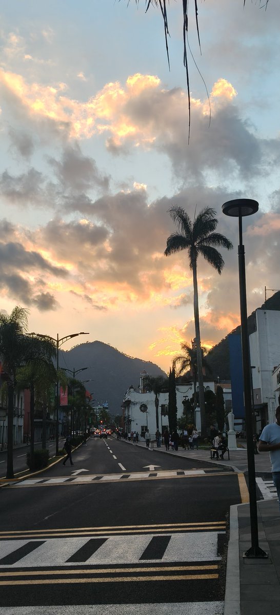 pabloqfr1's tweet image. Apunto de culminar el fin de semana