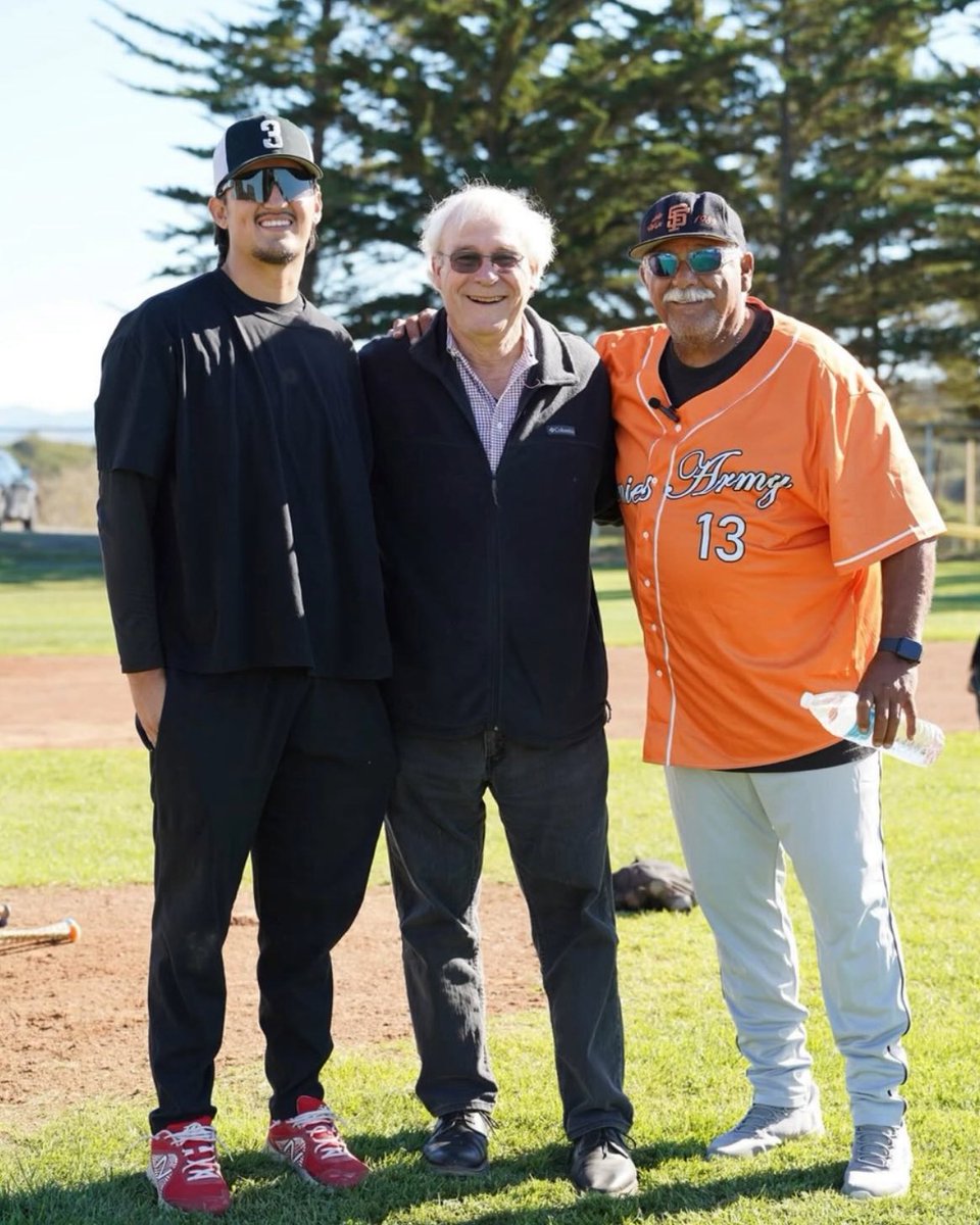 DeniseFelix18's tweet image. Our guy @man_e66 flew in Saturday 1am &amp;amp; was out there first thing giving back to his community along side Ernie Camacho🫶🏼Thank you @SJRaven_BB for fueling his passion,work ethic &amp;amp; love for the game🙌🏼 @NorCalU1 @SanJacRaven43 @_JeremyBooth