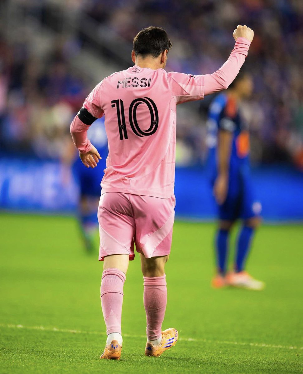 🚨 — الأسطورة ليونيل ميسي في مباراة اليوم :

✅ هاتريك اسيست 

✅ سجل هدف

✅ 8 صناعة الفرص 

✅ 4 صنع فرصة محققة للتسجيل 

✅ 2/2 العرضيات الناجحة 

✅ 1/1 كرة طويلة ناجحة 

✅ 2/4 المراوغة الناجحة 

✅ 1/1 التدخل الناجح 

✅ 4/8 كسب صراع بدني

✅ 10 تقييم المباراة