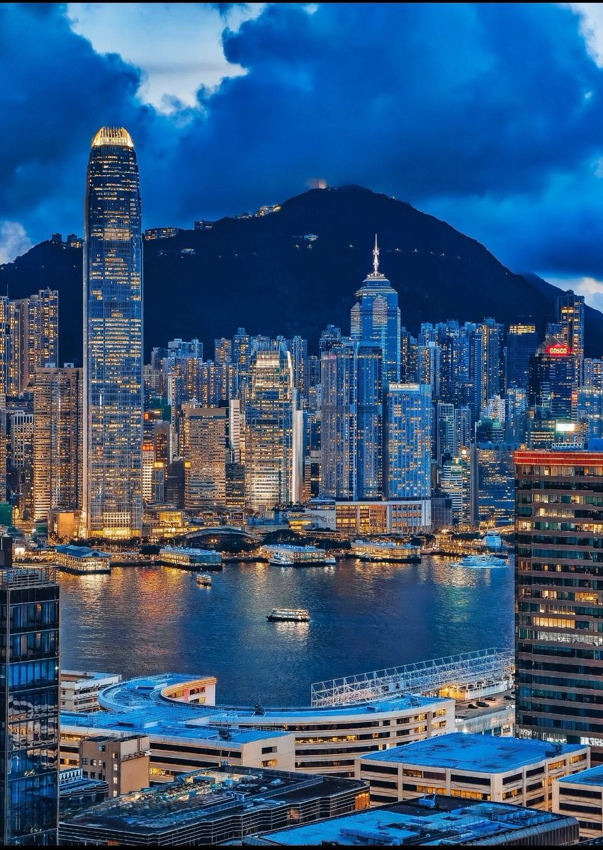 web3a99's tweet image. 感谢社区的人让我体验到
朋友的感觉
他们不会因为Gaib反撸骂我
而是安慰我 
他们是我去找项目方的底气
因为现在我们也算是一个伟大的社区
其实撸空投我挺专业的
我以前一直觉得web3的空投就是取款机

我在现实中基本不交朋友
我也话很少很社恐 但是
现在我每天会在社区聊天到深夜
普及各种知识和理念…