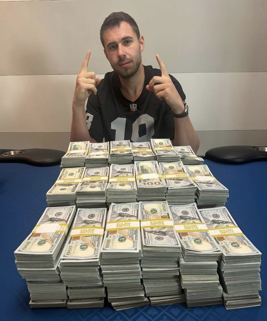 RaiderPosts's tweet image. Counting all the money I’ve made betting against the Raiders for two decades.
