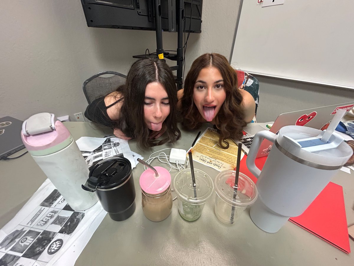jszbbg's tweet photo. 6 beverages and 4 hours later and 1  new edition to JSZs madricha team… JSZ HAS CLOSED BUSINUESS. see you in 6 months 👋👋 https://t.co/Fnn4xJN9NB