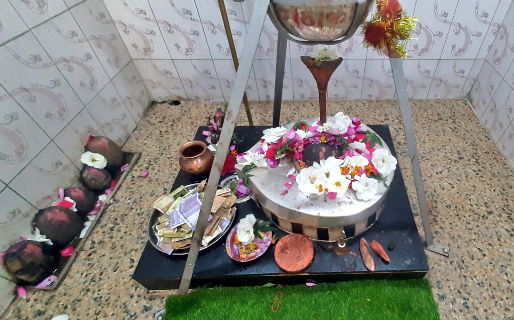 minakshi_321's tweet image. जहाँ भक्ति है, वहाँ भय नहीं। हर हर महादेव🙏

#Mahadev #Mondaymorning #Temple #MondayVibes #Shivshankar