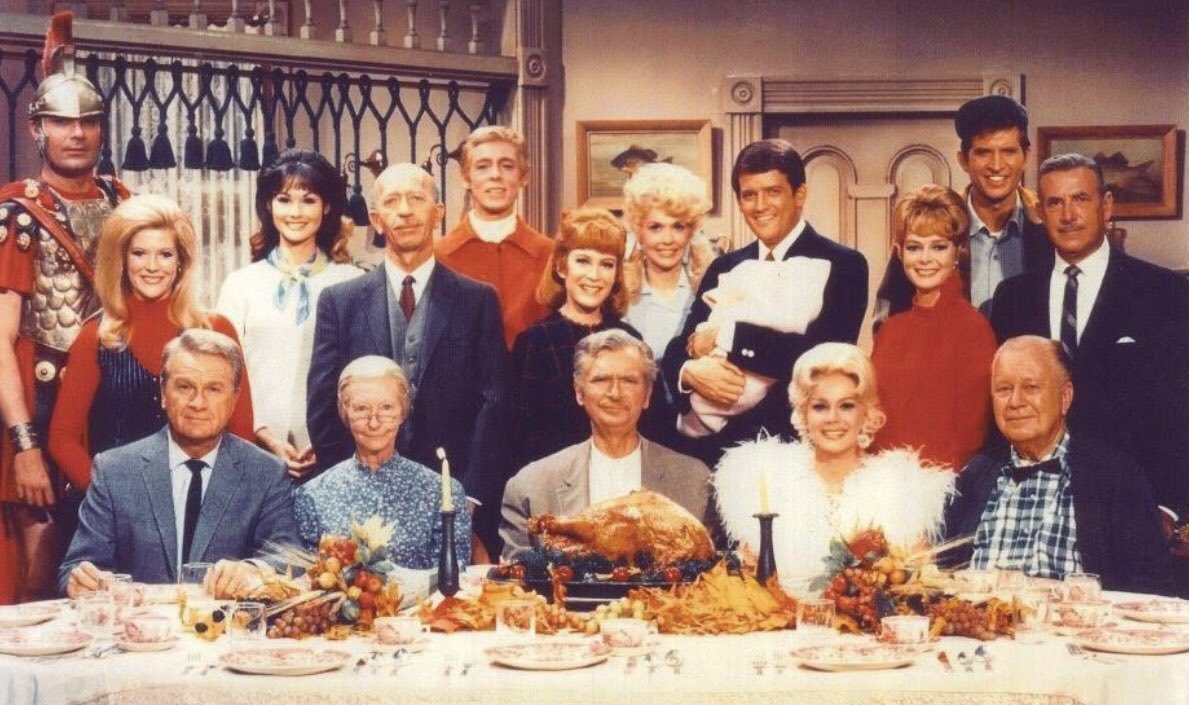 ridethepastlane's tweet image. 🦃 Thanksgiving with characters from Green Acres, Petticoat Junction, and The Beverly Hillbillies