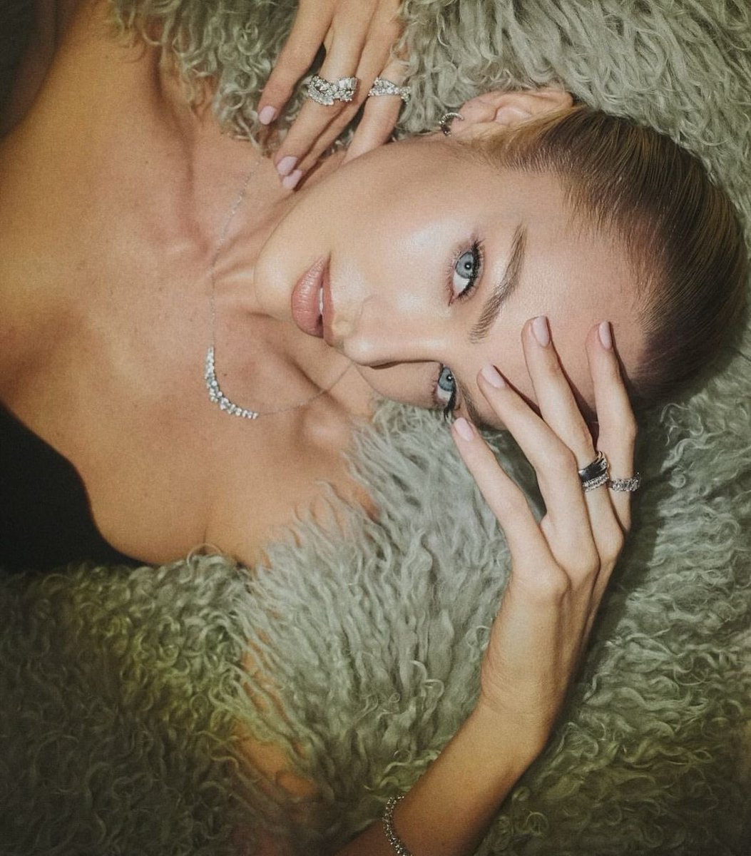 honeyxmccn's tweet image. bejeweled