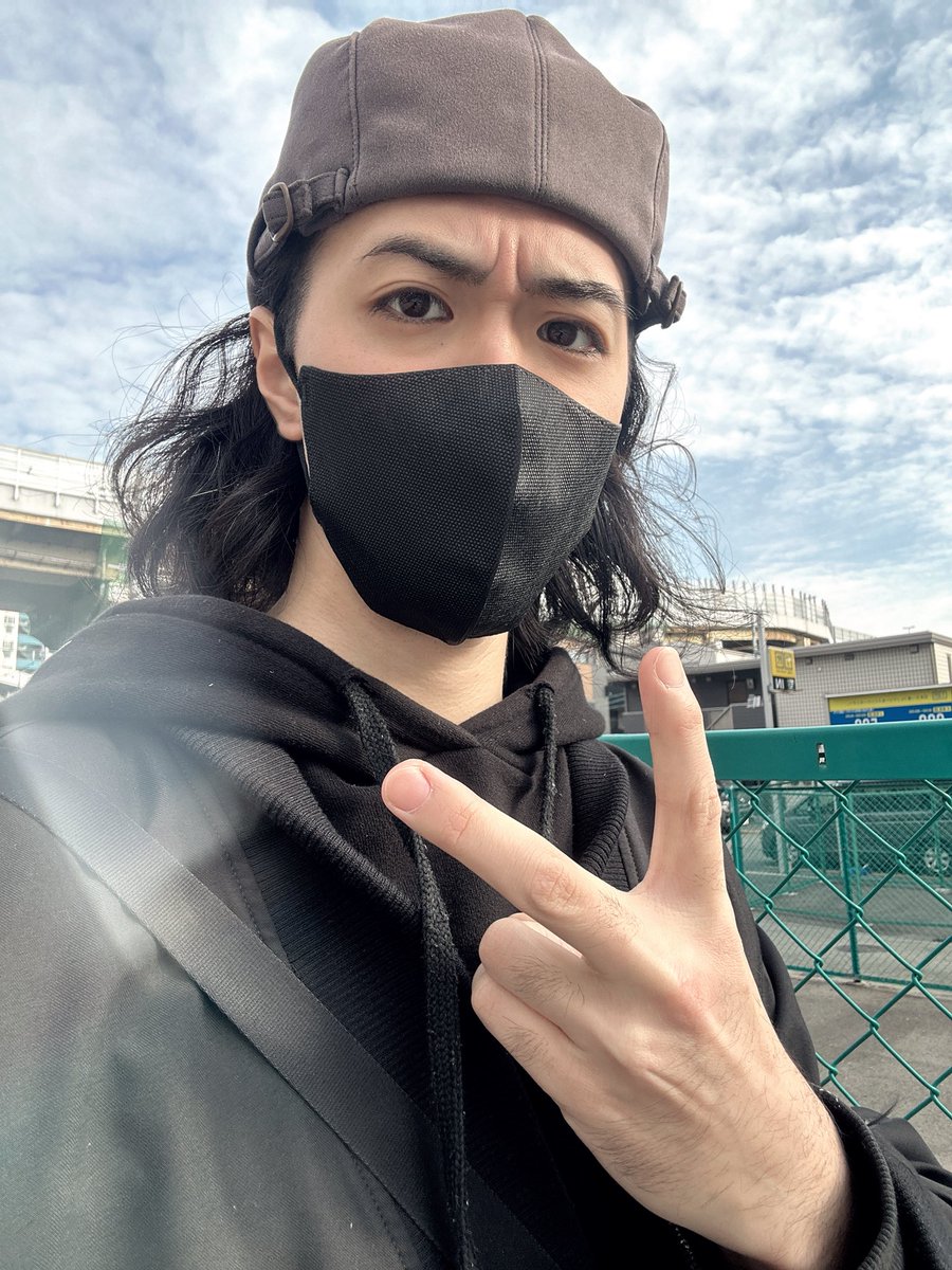 #舞台空気男事件 
本番9日目、最終日！
全14公演が今日終わってしまう...
バカ苦しかったし、バカ悩んだし、バカバカ演劇と向き合ったし、バカバカバカ楽しい期間だった。

今日の公演に全部載っけてやるぞ！！
自分の出来る全身全霊をぶつけて、お客さんに楽しんでもらうぞ！
張り切ってきます😆