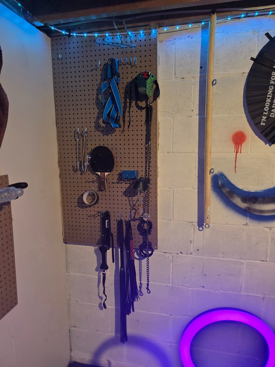 Daddydomalberta's tweet photo. The dungeon si coming along nicely don't you think? https://t.co/ewMBrDeH9n
