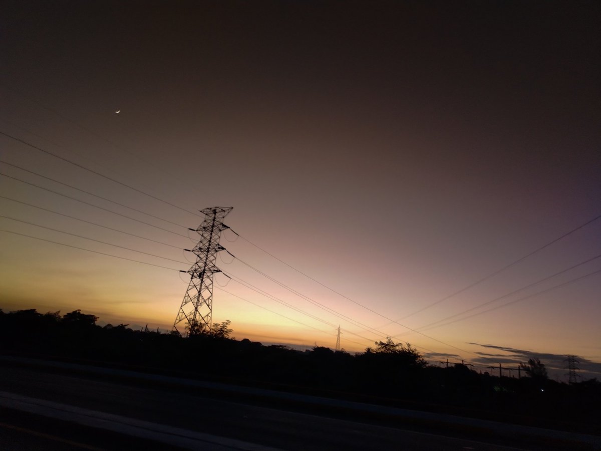 Luna creciente 12% de iluminación

#moon #luna #NdE2025 #NdEMinatitlanVer #minatitlan #coatzacoalcos #cosoleacaque #veracruz #astrominatitlan #astromina #sociedadastronomicademinatitlan #SAMin