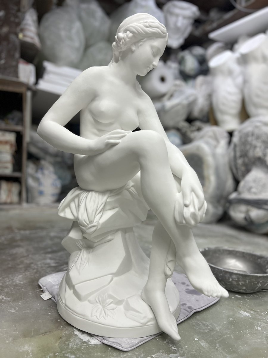 18世紀フランス革命前夜のファルコネ作ヴィーナス坐像。職人としての