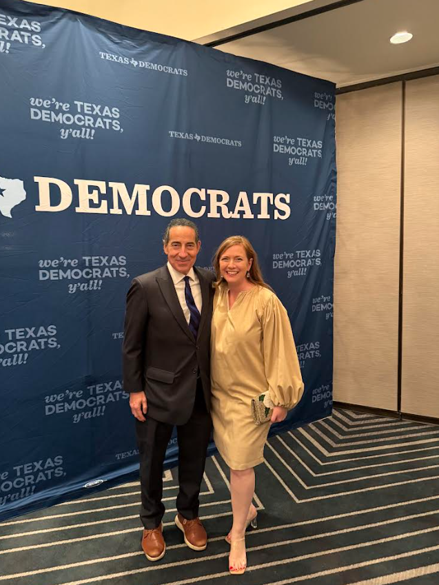 jamie_raskin's tweet image. What a thrill to keynote the @TexasDemocrats Johnson-Jordan Dinner in Houston with Reps. @LizziePFletcher, @JasmineForUS, Al Green, @LaCongresista and the rocking TX House Dems who broke quorum to awaken America. Get ready for a blue wave building across the Lone Star State!