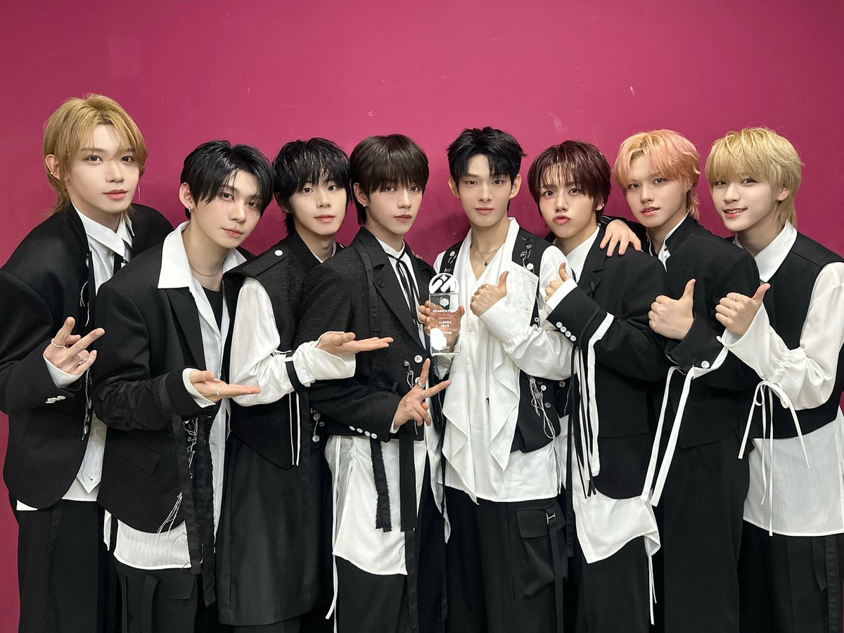 muniverse_io's tweet image. 🏆 STAGE M PICK : MBC 쇼! 음악중심 923회차 

#스테이지엠픽 1위 아티스트는
.
.
#AHOF #아홉 #피노키오는거짓말을싫어해 #AHOF_Pinocchio
축하드립니다🤥💗🥳🎊