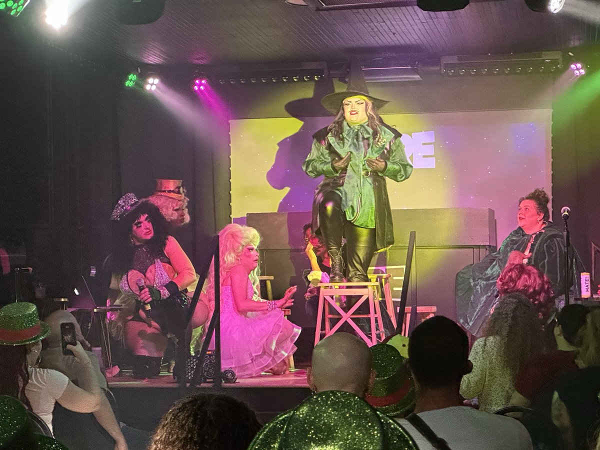 TheFractionator's tweet image. I saw a drag version of Wicked last night. It was cool