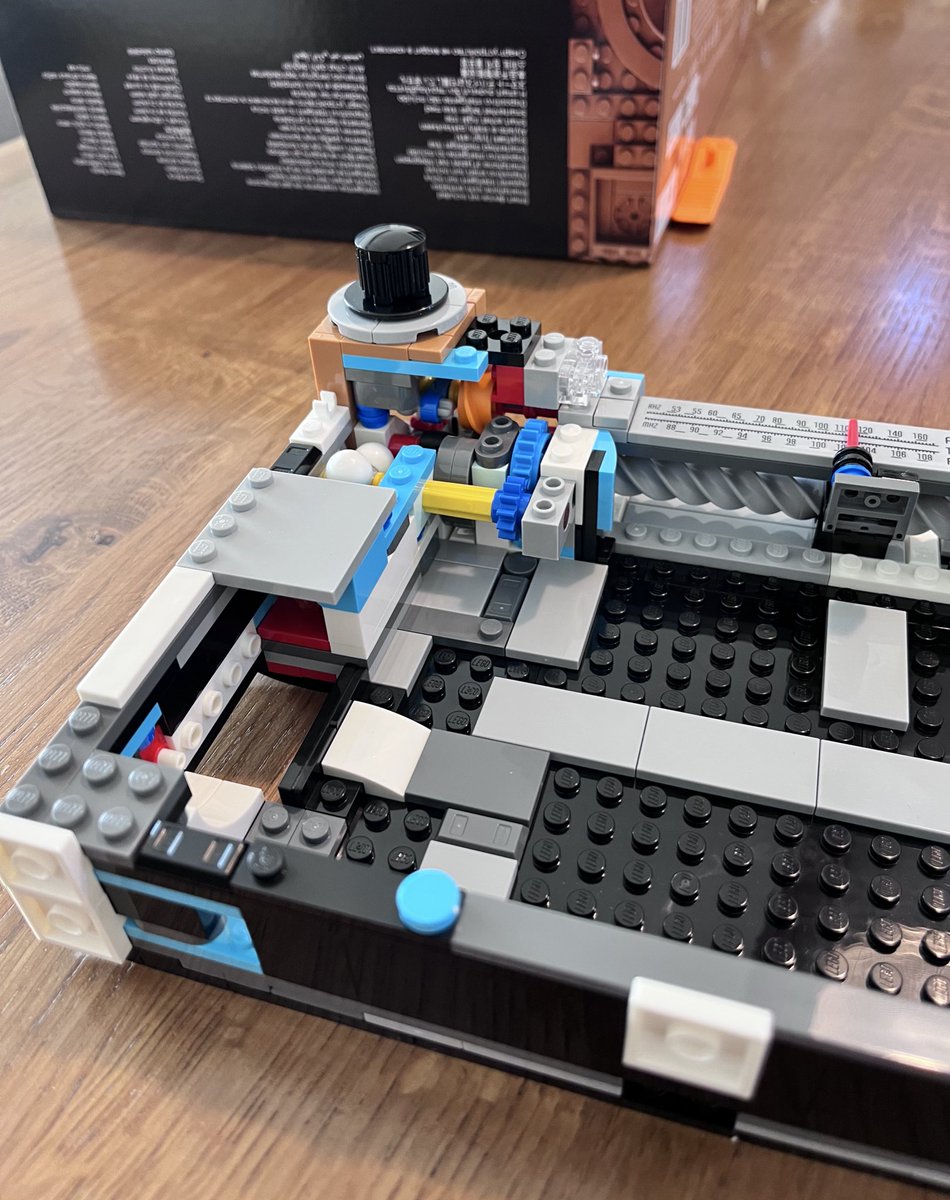 lichico's tweet image. 家事と仕事の合間にまたまたレゴ作ってる。ギミックすごい👍最近大人レゴがたくさん販売されてて楽しい