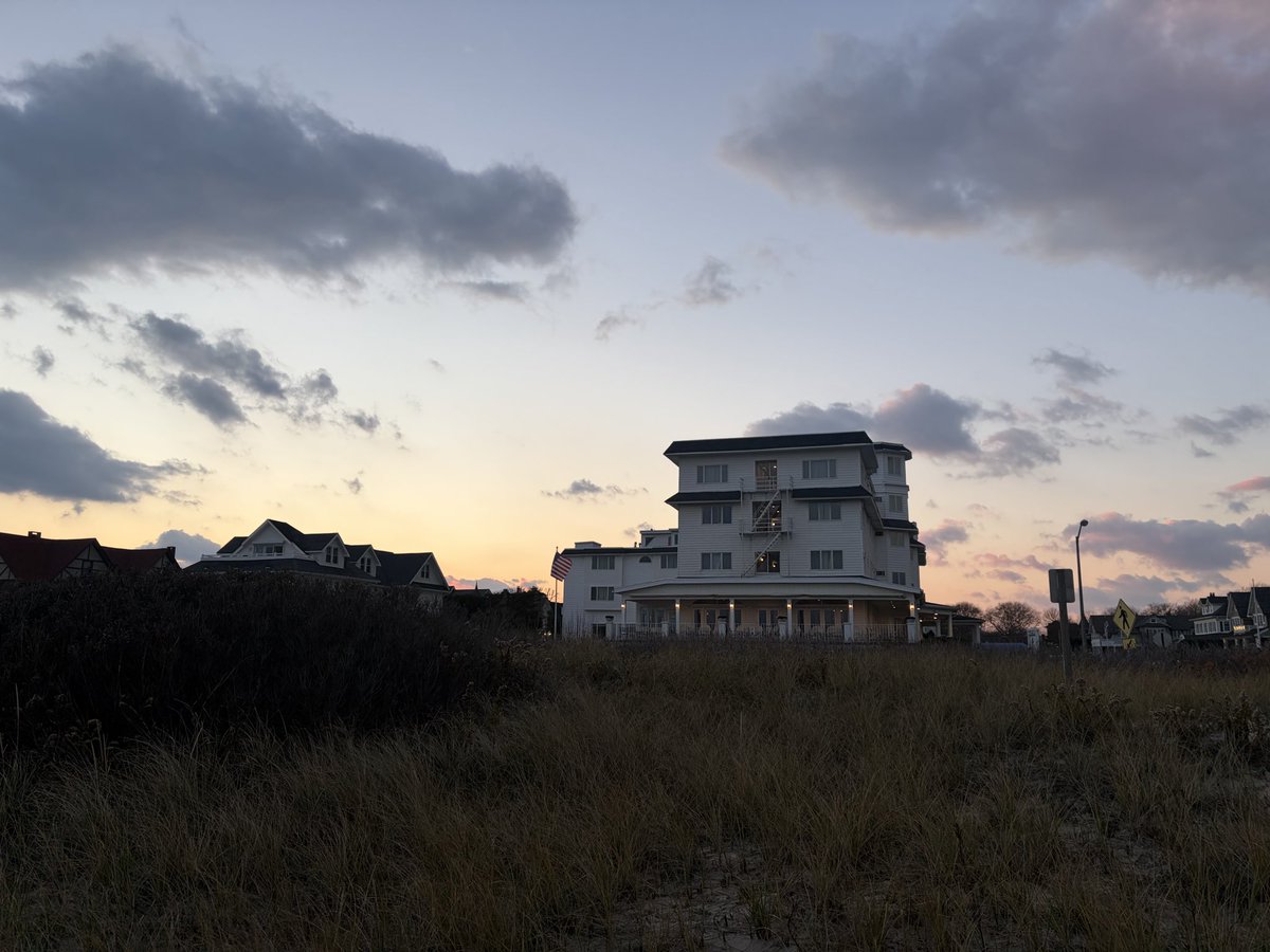 AlwaysReadyLife's tweet image. Run today in Spring Lake with some new Brooks and nice cushion.