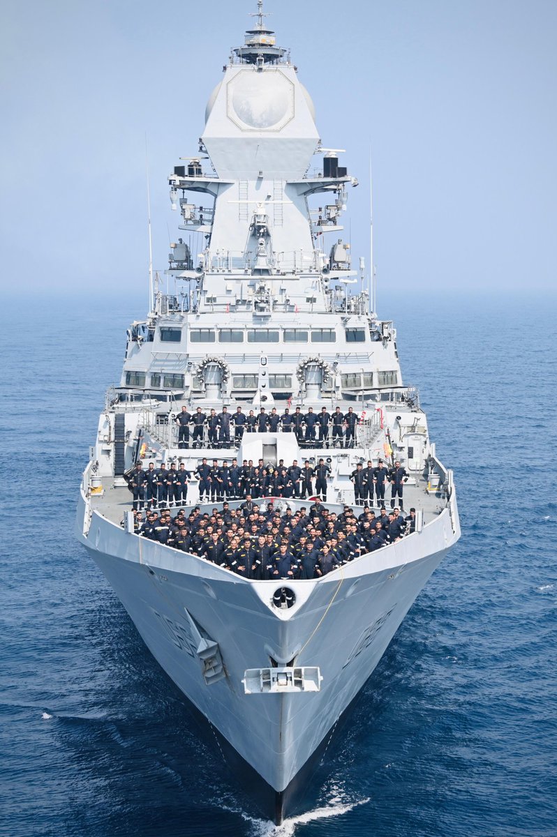 IN_WesternFleet's tweet image. ‘यशो लभस्व’

#INSVisakhapatnam the #BraveBucks of the #SwordArm marks four years of glorious service to the nation 🇮🇳⚓. The ship has been at the vanguard of high intensity Naval Operations of the #IndianNavy

@indiannavy
@IN_WNC
@DefPROMumbai
