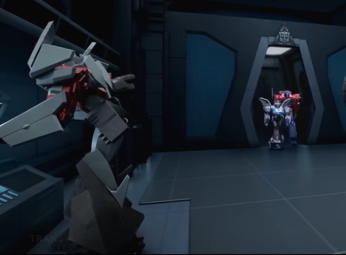 bonifanac's tweet image. When Oppy brought prowl into the Autobot base for the first time, Meg was bending over while working at the console, was it because all the Autobot equipment is too small for him??? lmao so cute