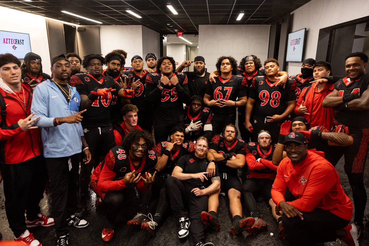 TevitaLose's tweet image. Jobs not done‼️
#GoAztecs #AztecFAST #DogzOnly @AztecFB @CoachRoyM