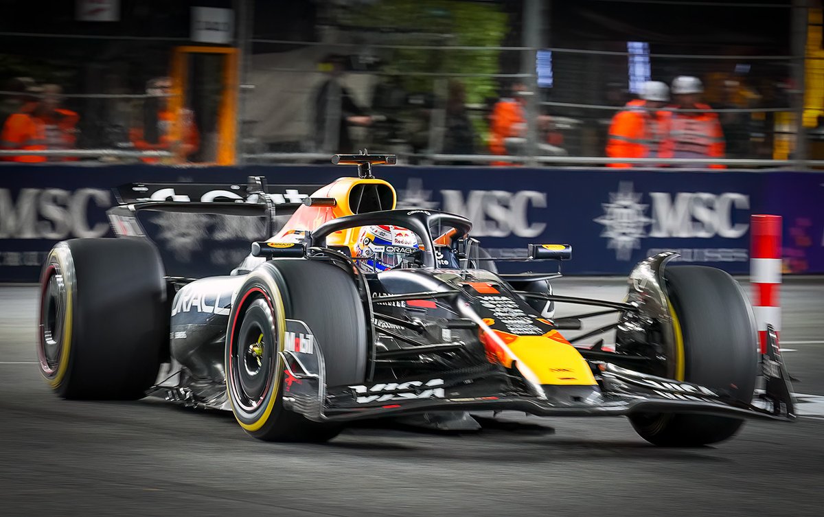 nickdidlick's tweet photo. Red Bull's Max Verstappen races to a first-place finish at the Las Vegas Grand Prix. #bealpha #sonyalpha1m2 #sony50150f2 #sportsphotographer #f1 #formula1 #lasvegasgp #redbullracing #maxverstappen1 #lasvegas #grandprix #driving https://t.co/2r2xfBx3UP