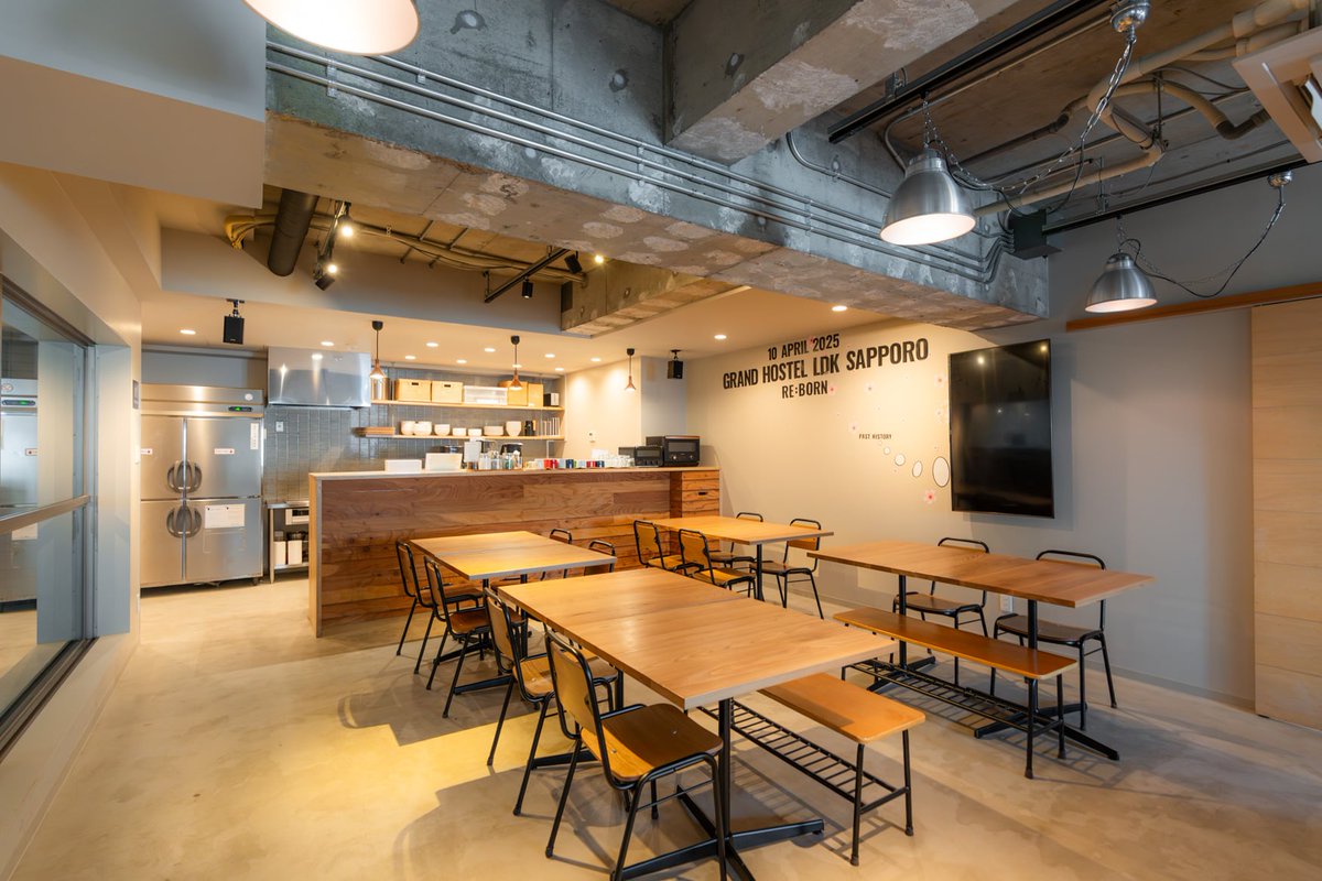 ghldksapporo's tweet image. LDK札幌で、コワーキングスペースが利用できます！😀

時間：10時‐21時
料金：1時間 ￥250
　　　1日 ￥1000
　　　
free wi-fi、free drinkあります！
休憩、お仕事、お勉強、テレワーク等
ご利用お待ちしております！！😊

#札幌 #ゲストハウス #コワーキング